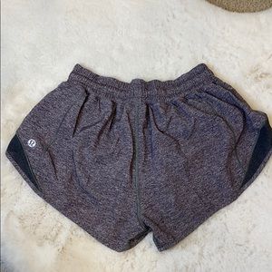 Lululemon hotty hot shorts 2.5”